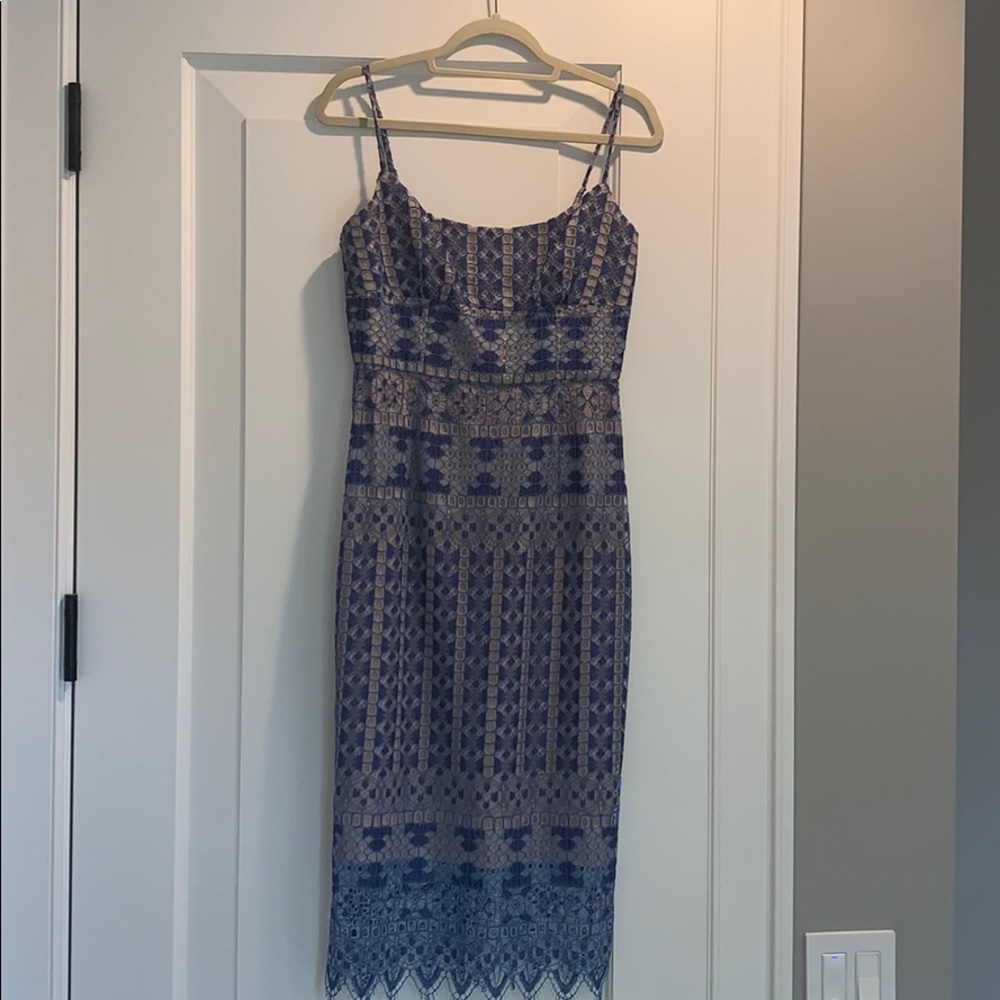 BCBG • ALESE GEOMETRIC LACE MIDI DRESS •